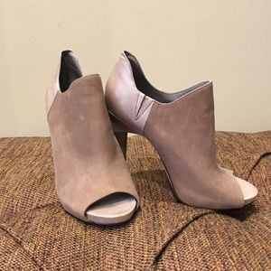 Vince Camuto Open Toe Booties Size 6 1/2